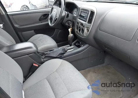 2005 Ford Escape Xlt z USA, uszkodzony, nr VIN 1FMYU931X5DA05038